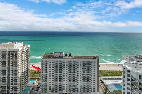 Copropriété à vendre à Miami Beach, Floride: 2 chambres, 122.63 m2 № 1999129 - photo 25