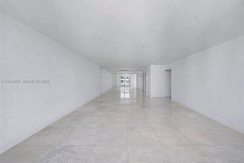 Copropriété à vendre à Miami Beach, Floride: 2 chambres, 122.63 m2 № 1999129 - photo 2