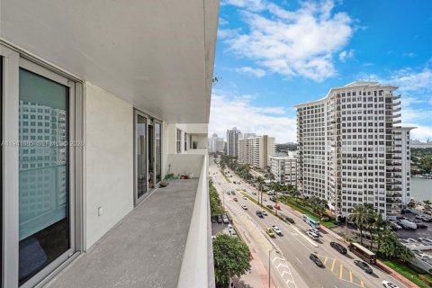 Copropriété à vendre à Miami Beach, Floride: 2 chambres, 122.63 m2 № 1999129 - photo 8