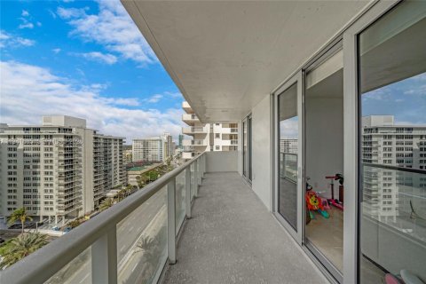 Copropriété à vendre à Miami Beach, Floride: 2 chambres, 122.63 m2 № 1999129 - photo 7
