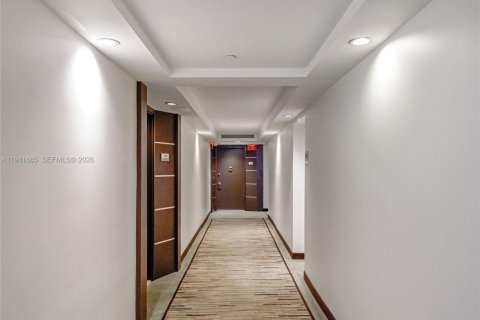 Copropriété à vendre à Miami Beach, Floride: 2 chambres, 122.63 m2 № 1999129 - photo 18