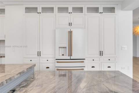 Купить кондоминиум в Майами, Флорида 4 спальни, 302.58м2, № 2154784 - фото 17