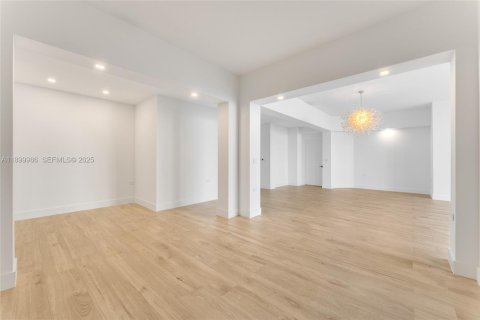 Купить кондоминиум в Майами, Флорида 4 спальни, 302.58м2, № 2154784 - фото 21