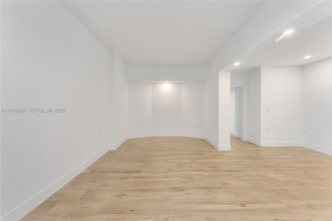 Купить кондоминиум в Майами, Флорида 4 спальни, 302.58м2, № 2154784 - фото 20