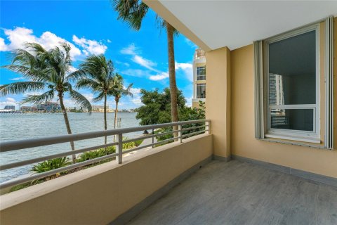 Купить кондоминиум в Майами, Флорида 4 спальни, 302.58м2, № 2154784 - фото 26