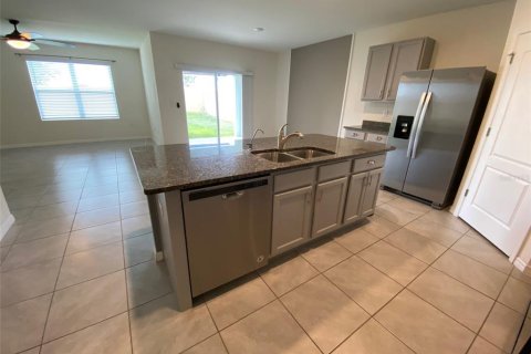 House in Haines City, Florida 4 bedrooms, 173.45 sq.m. № 1912410 - photo 5
