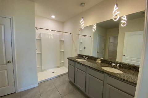 House in Haines City, Florida 4 bedrooms, 173.45 sq.m. № 1912410 - photo 10