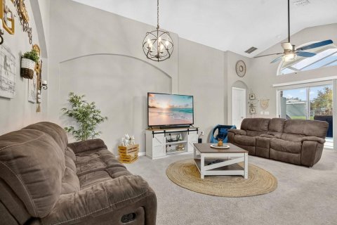 Casa en venta en Kissimmee, Florida, 4 dormitorios, 170.57 m2 № 2277385 - foto 5