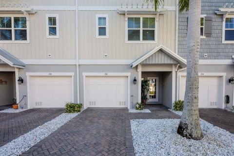 Touwnhouse à vendre à Indian Rocks Beach, Floride: 4 chambres, 179.77 m2 № 2135015 - photo 3