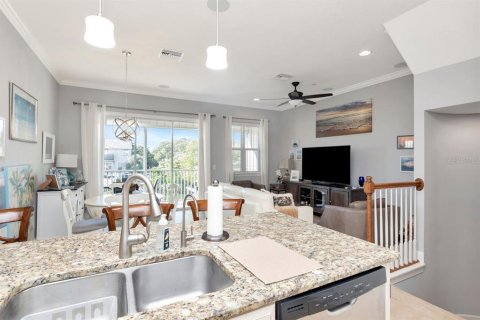 Touwnhouse à vendre à Indian Rocks Beach, Floride: 4 chambres, 179.77 m2 № 2135015 - photo 11