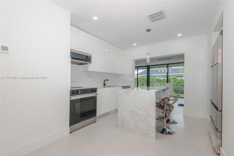 House in Fort Lauderdale, Florida 3 bedrooms, 123 sq.m. № 1655249 - photo 15