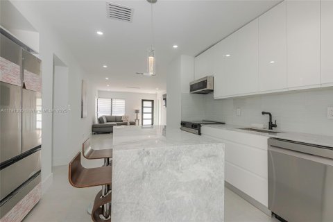 House in Fort Lauderdale, Florida 3 bedrooms, 123 sq.m. № 1655249 - photo 13