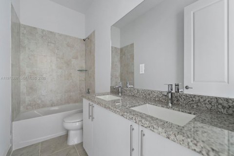 House in Homestead, Florida 4 bedrooms, 146.32 sq.m. № 2032520 - photo 17