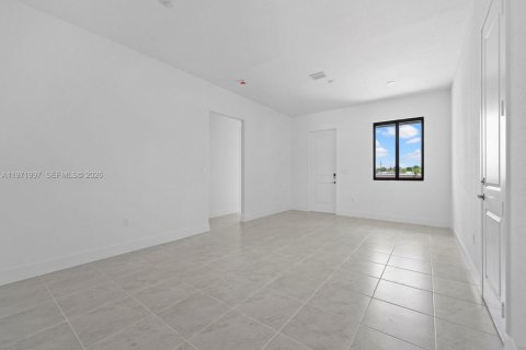 House in Homestead, Florida 4 bedrooms, 146.32 sq.m. № 2032520 - photo 5