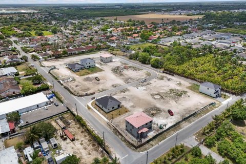 House in Homestead, Florida 4 bedrooms, 146.32 sq.m. № 2032520 - photo 30