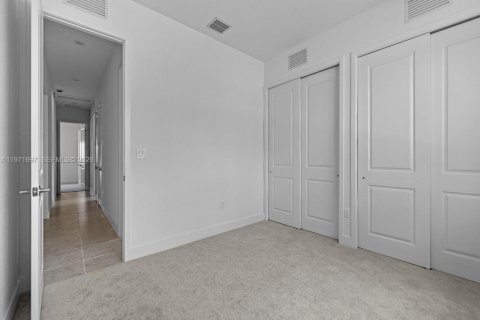 House in Homestead, Florida 4 bedrooms, 146.32 sq.m. № 2032520 - photo 14