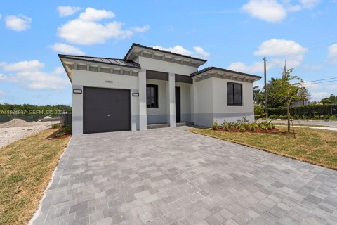 House in Homestead, Florida 4 bedrooms, 146.32 sq.m. № 2032520 - photo 2