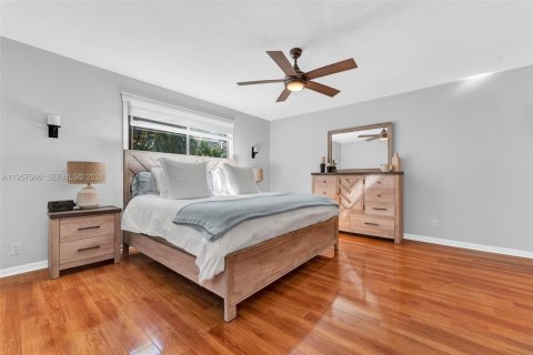 Townhouse in Dania Beach, Florida 3 bedrooms, 157.56 sq.m. № 2020876 - photo 10