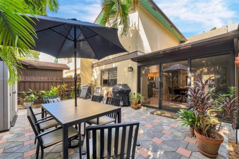 Townhouse in Dania Beach, Florida 3 bedrooms, 157.56 sq.m. № 2020876 - photo 27