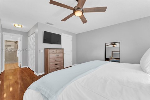 Townhouse in Dania Beach, Florida 3 bedrooms, 157.56 sq.m. № 2020876 - photo 11