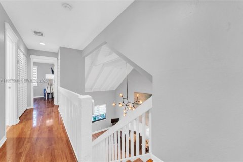 Townhouse in Dania Beach, Florida 3 bedrooms, 157.56 sq.m. № 2020876 - photo 19