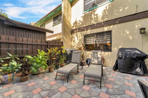 Townhouse in Dania Beach, Florida 3 bedrooms, 157.56 sq.m. № 2020876 - photo 29
