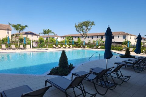 Touwnhouse à vendre à Miami, Floride: 3 chambres, 169.83 m2 № 1966989 - photo 16