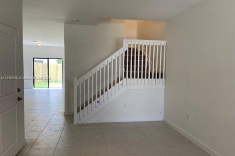 Touwnhouse à vendre à Miami, Floride: 3 chambres, 169.83 m2 № 1966989 - photo 8