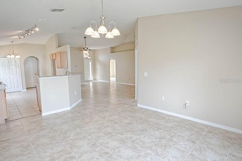 Villa ou maison à louer à Eustis, Floride: 3 chambres, 149.39 m2 № 2091543 - photo 8