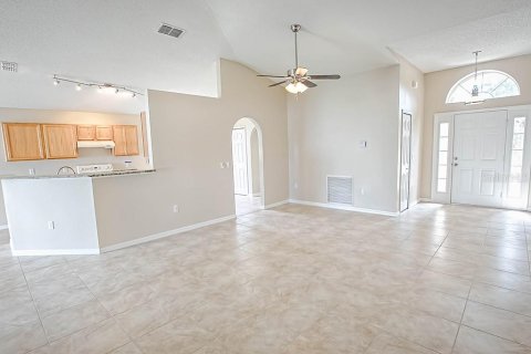 Villa ou maison à louer à Eustis, Floride: 3 chambres, 149.39 m2 № 2091543 - photo 6