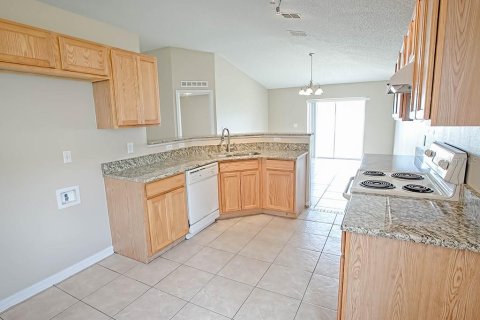 Villa ou maison à louer à Eustis, Floride: 3 chambres, 149.39 m2 № 2091543 - photo 11