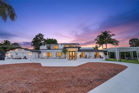 Villa ou maison à vendre à Plantation, Floride: 5 chambres, 292.08 m2 № 2266022 - photo 2