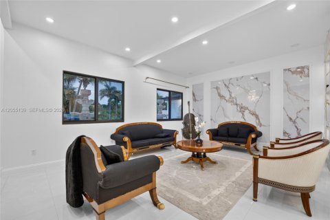 Villa ou maison à vendre à Plantation, Floride: 5 chambres, 292.08 m2 № 2266022 - photo 8