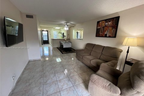 Copropriété à louer à Pompano Beach, Floride: 2 chambres, 76.64 m2 № 1967571 - photo 10