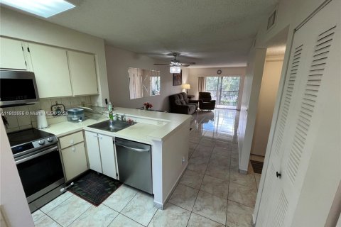 Copropriété à louer à Pompano Beach, Floride: 2 chambres, 76.64 m2 № 1967571 - photo 2