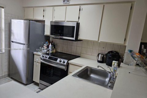 Copropriété à louer à Pompano Beach, Floride: 2 chambres, 76.64 m2 № 1967571 - photo 1