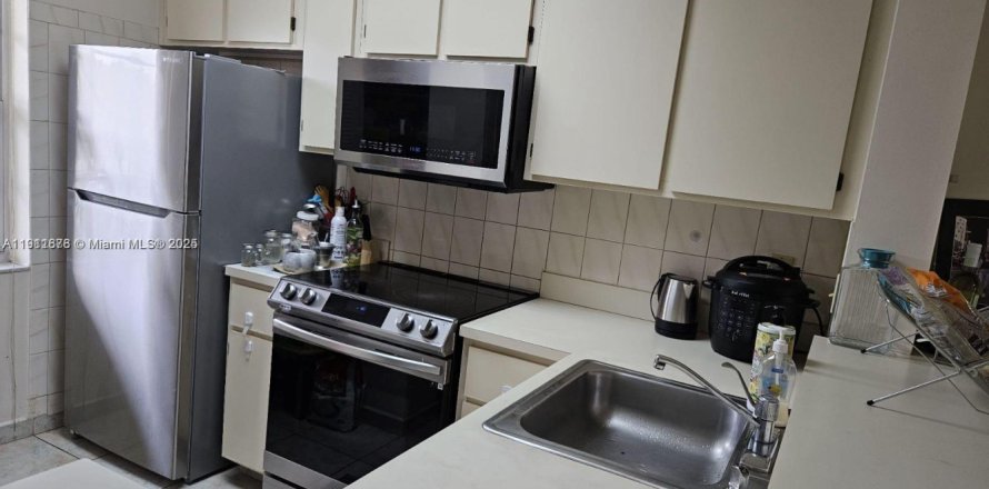 Condo à Pompano Beach, Floride, 2 chambres № 1967571