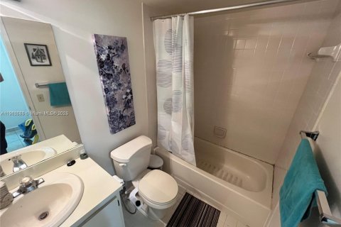 Copropriété à louer à Pompano Beach, Floride: 2 chambres, 76.64 m2 № 1967571 - photo 16