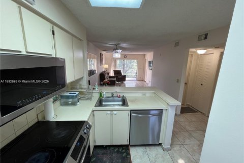 Copropriété à louer à Pompano Beach, Floride: 2 chambres, 76.64 m2 № 1967571 - photo 4