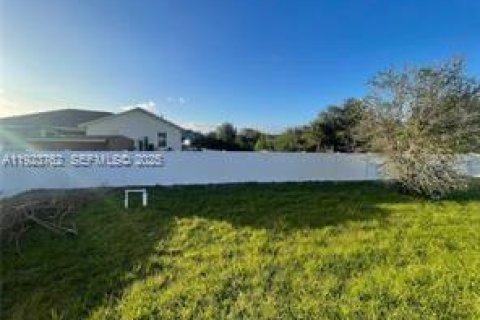 Casa en venta en Lehigh Acres, Florida, 3 dormitorios, 143.53 m2 № 1982126 - foto 23