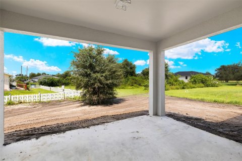 Casa en venta en Lehigh Acres, Florida, 3 dormitorios, 143.53 m2 № 1982126 - foto 25
