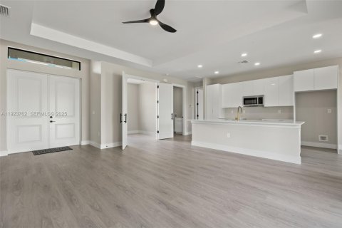 Casa en venta en Lehigh Acres, Florida, 3 dormitorios, 143.53 m2 № 1982126 - foto 4