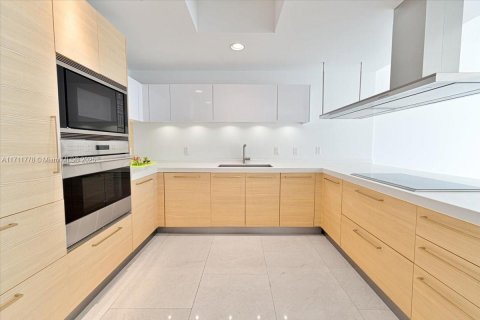 Condominio en venta en North Miami Beach, Florida, 2 dormitorios, 156.26 m2 № 1938365 - foto 11