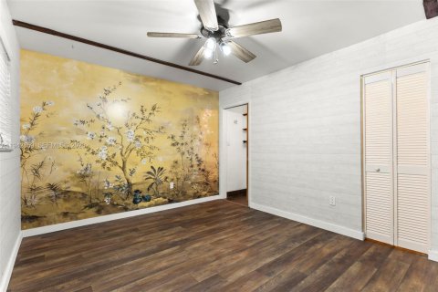 Condo in Miami Beach, Florida, 2 bedrooms  № 1999430 - photo 12