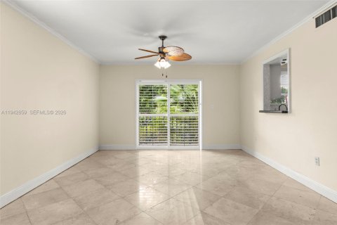 Condo in Miami Beach, Florida, 2 bedrooms  № 1999430 - photo 2