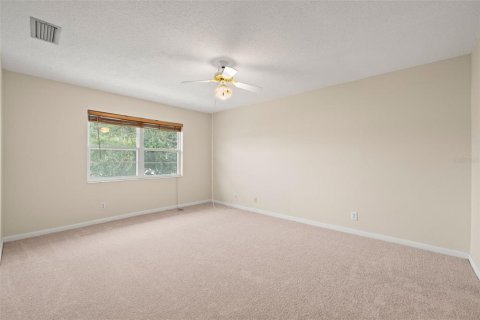 Condo in Saint Petersburg, Florida, 2 bedrooms  № 1346517 - photo 11