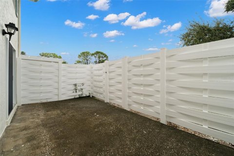 Condo in Saint Petersburg, Florida, 2 bedrooms  № 1346517 - photo 22