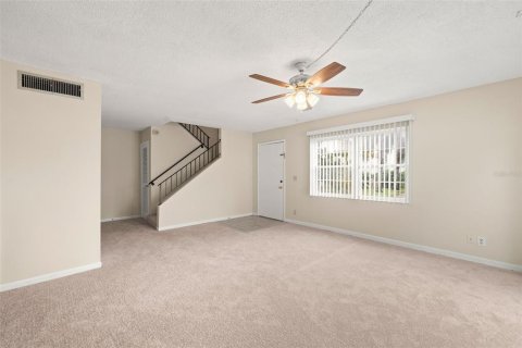 Condo in Saint Petersburg, Florida, 2 bedrooms  № 1346517 - photo 6