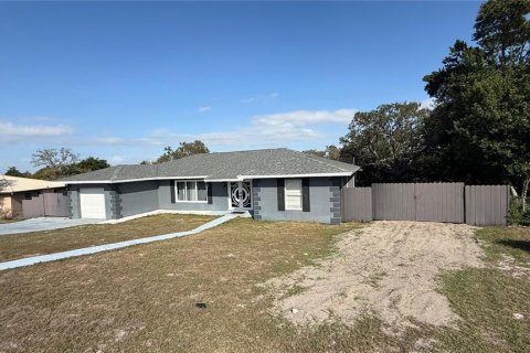 House in Spring Hill, Florida 5 bedrooms, 163.69 sq.m. № 2135393 - photo 2