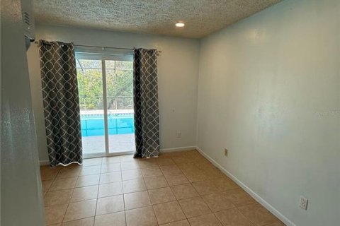 House in Spring Hill, Florida 5 bedrooms, 163.69 sq.m. № 2135393 - photo 13